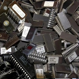 Gemischtes Eprom (Keramik und Kunststoff)